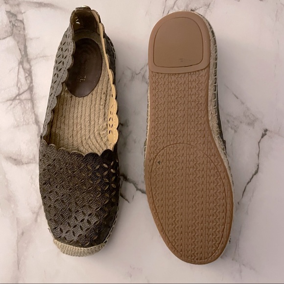 Michael Kors Alexis Perforated Espadrilles Size 6. - Picture 5 of 11